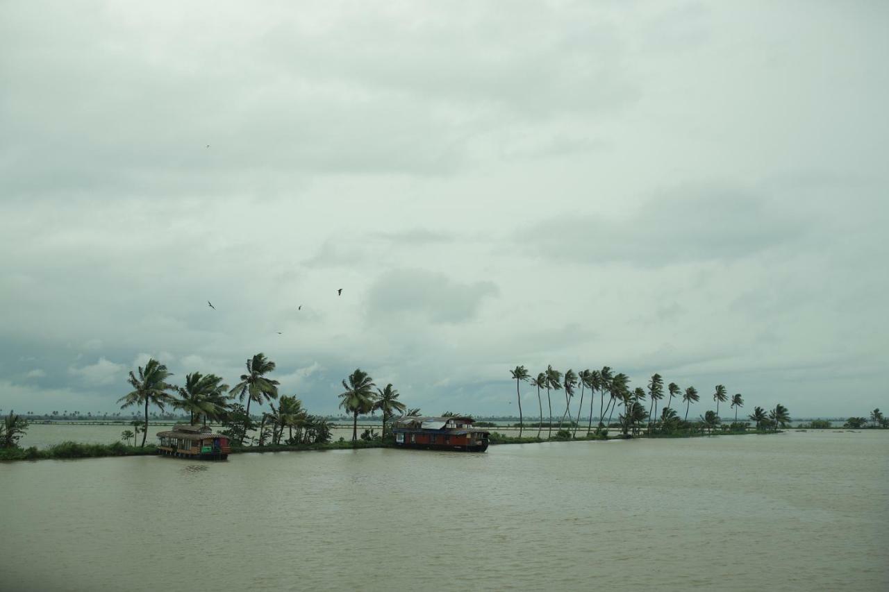 Sreekrishna Houseboat C/O Sreekrishna Ayurveda Panchakarma Centre 호텔 Alappuzha 외부 사진